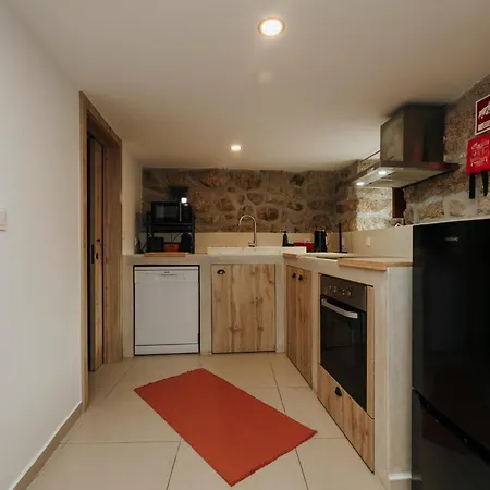 Casa Ti Nogueira * سواجو